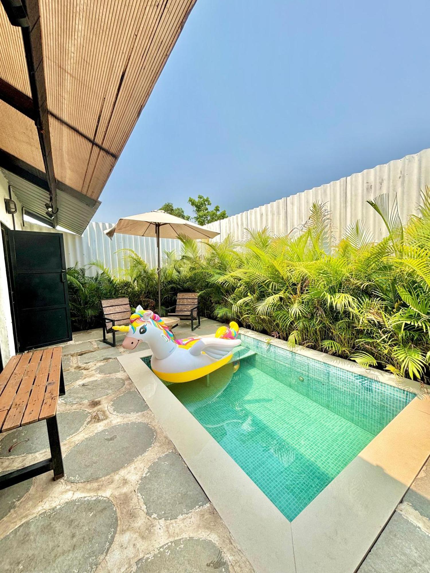 Glass House With Pvt Pool By Miracle Resort & Villa Лонавала Экстерьер фото